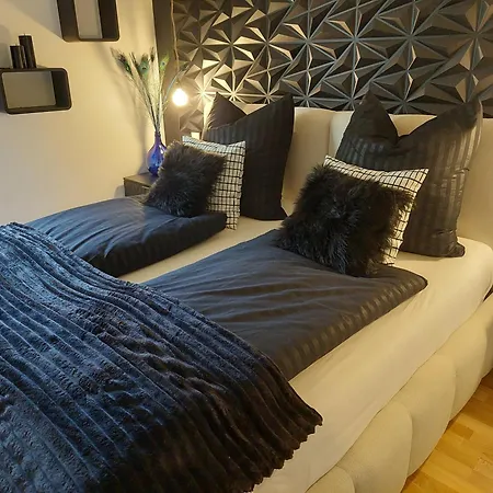Gluecksschmiede Black & White Апартаменты Пассау