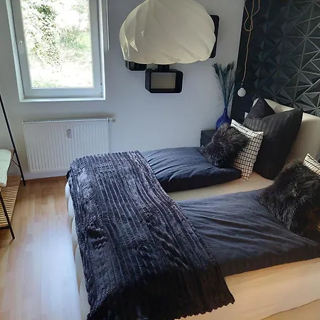 Апартаменты Gluecksschmiede Black & White