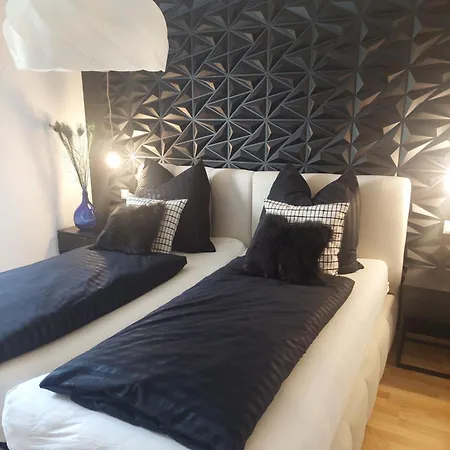 Gluecksschmiede Black & White * Пассау